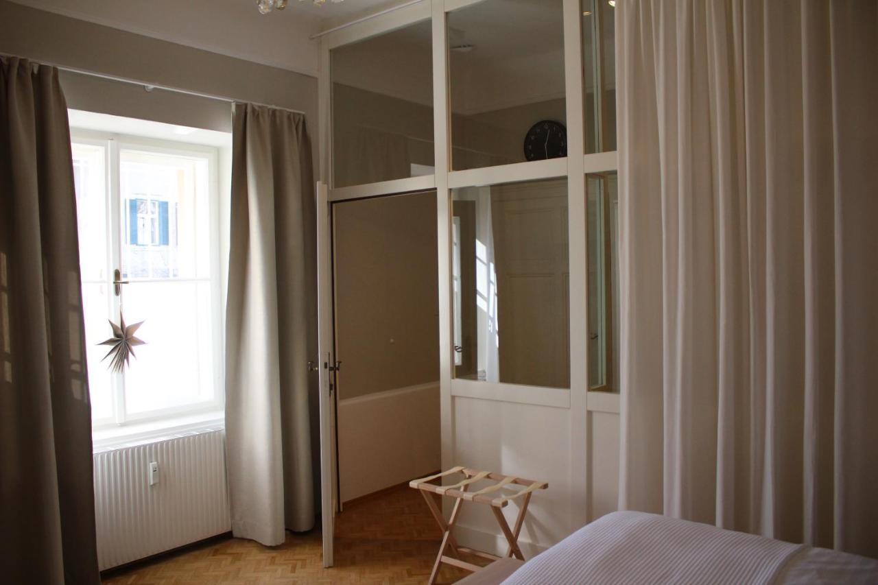 White Flat By Grazrentals With Cool Location & Free Parking المظهر الخارجي الصورة