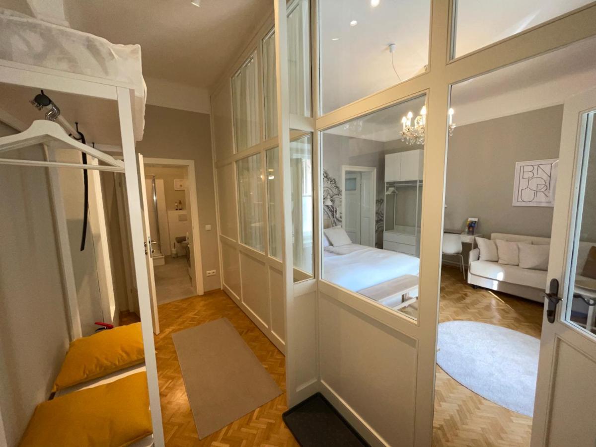 White Flat By Grazrentals With Cool Location & Free Parking المظهر الخارجي الصورة