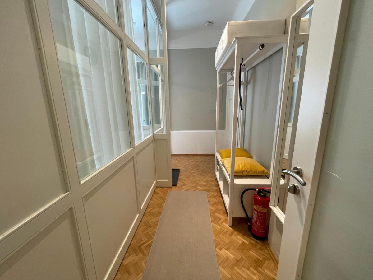 White Flat By Grazrentals With Cool Location & Free Parking المظهر الخارجي الصورة