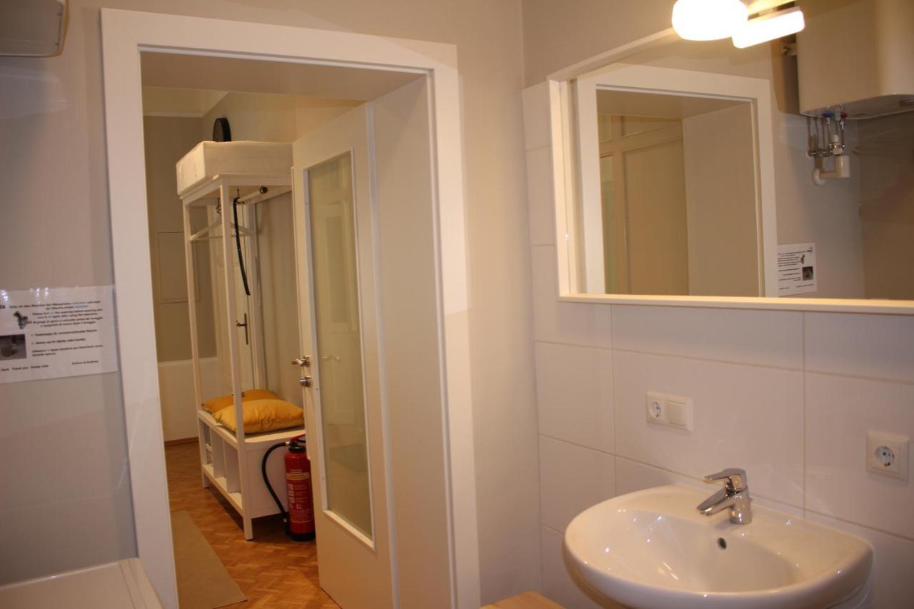 White Flat By Grazrentals With Cool Location & Free Parking المظهر الخارجي الصورة