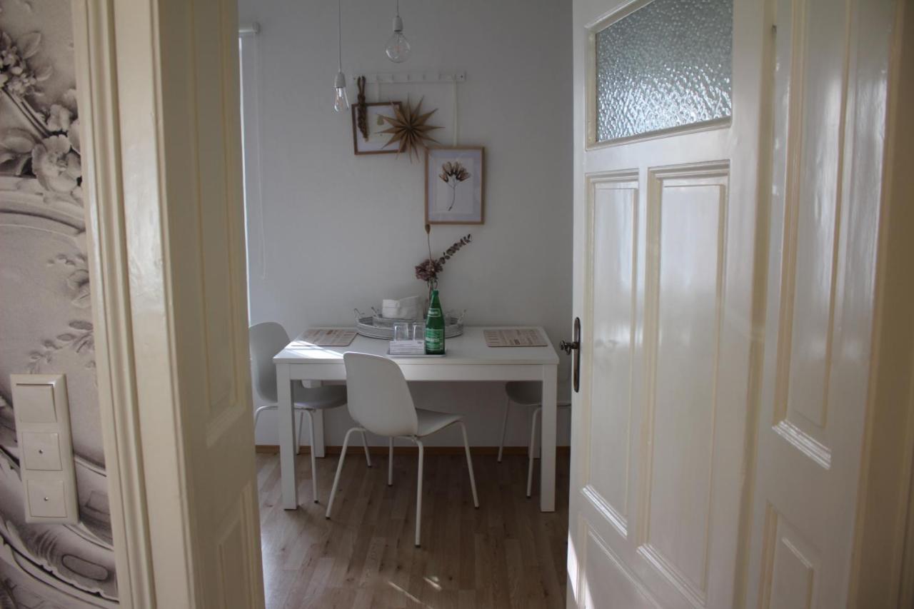 White Flat By Grazrentals With Cool Location & Free Parking المظهر الخارجي الصورة